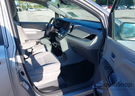 2018 Toyota Sienna L 7 Passenger from USA, damaged, VIN 5TDZZ3DC1JS946187